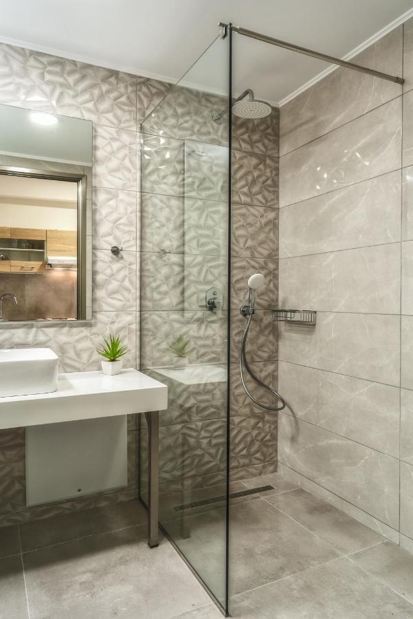 Iris & Rhea Junior Suites Τσιλιβί Εξωτερικό φωτογραφία